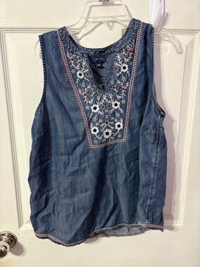 Sleeveless Denim Embroidered V-Neck Top - Blue